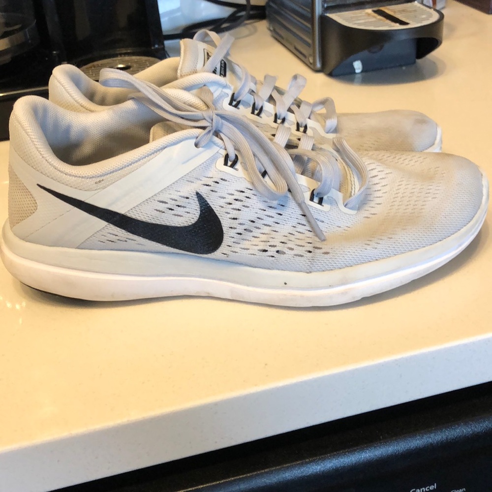 Nike tennis shoes